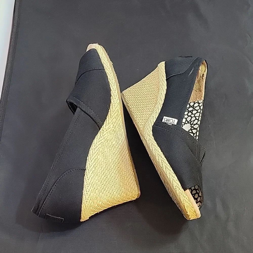 TOMS CLASSIC CANVAS WEDGE SANDAL - Picture 10 of 16